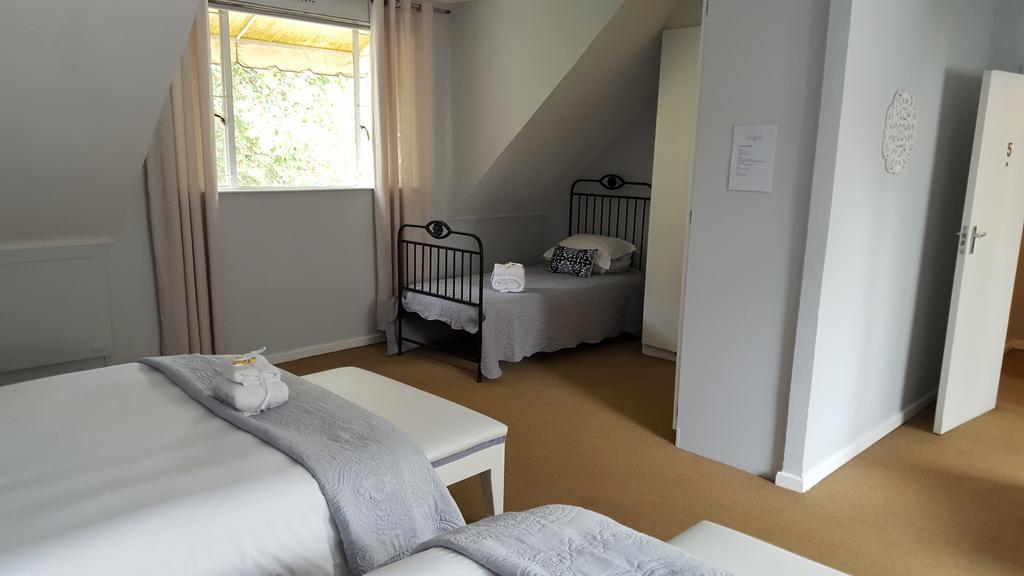 Life On 3Rd Hotel Johannesburg Room photo